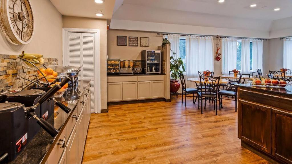 Best Western Johnson City Inn Εξωτερικό φωτογραφία